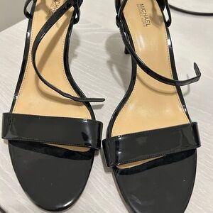 Michael Kors heel. Only worn once to a wedding size 9.